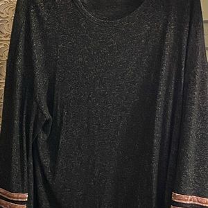 Black heathered long sleeve top